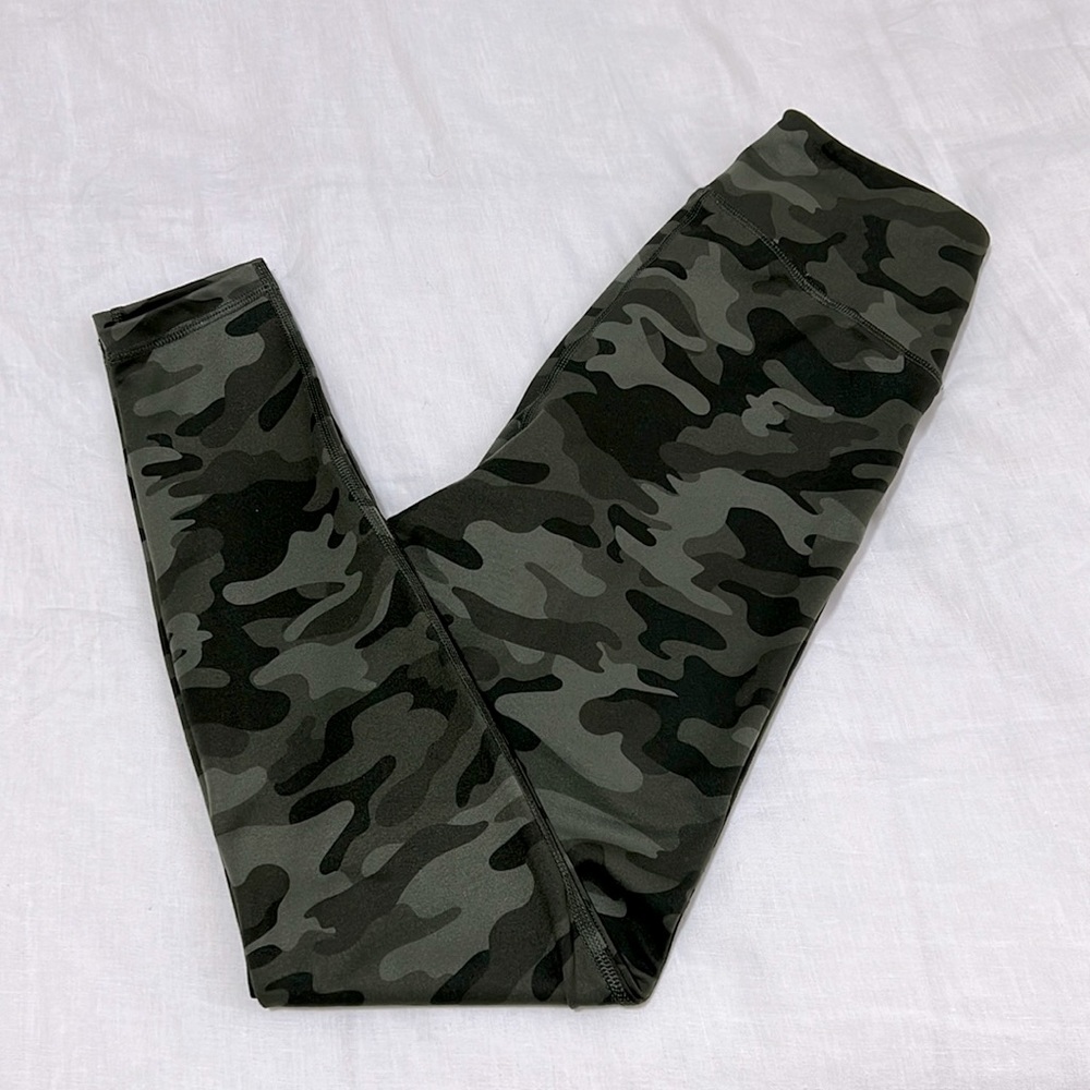 Danskin Green Camo Print Leggings